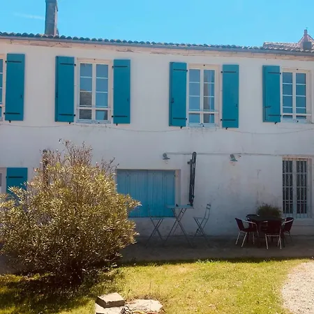 Gite Des Fleurs Cozes Exterior photo